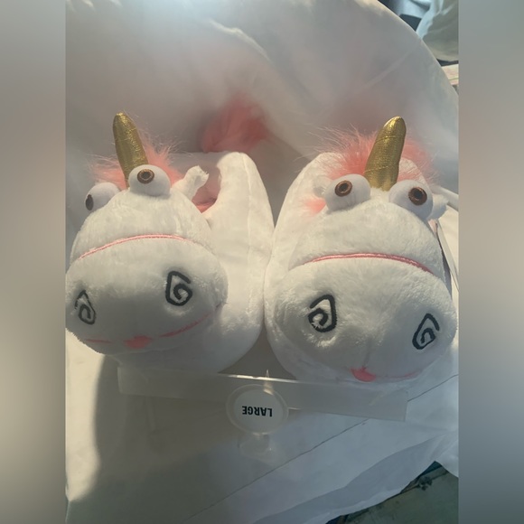NEW Universal Minion and Unicorn Slippers - Picture 9 of 10